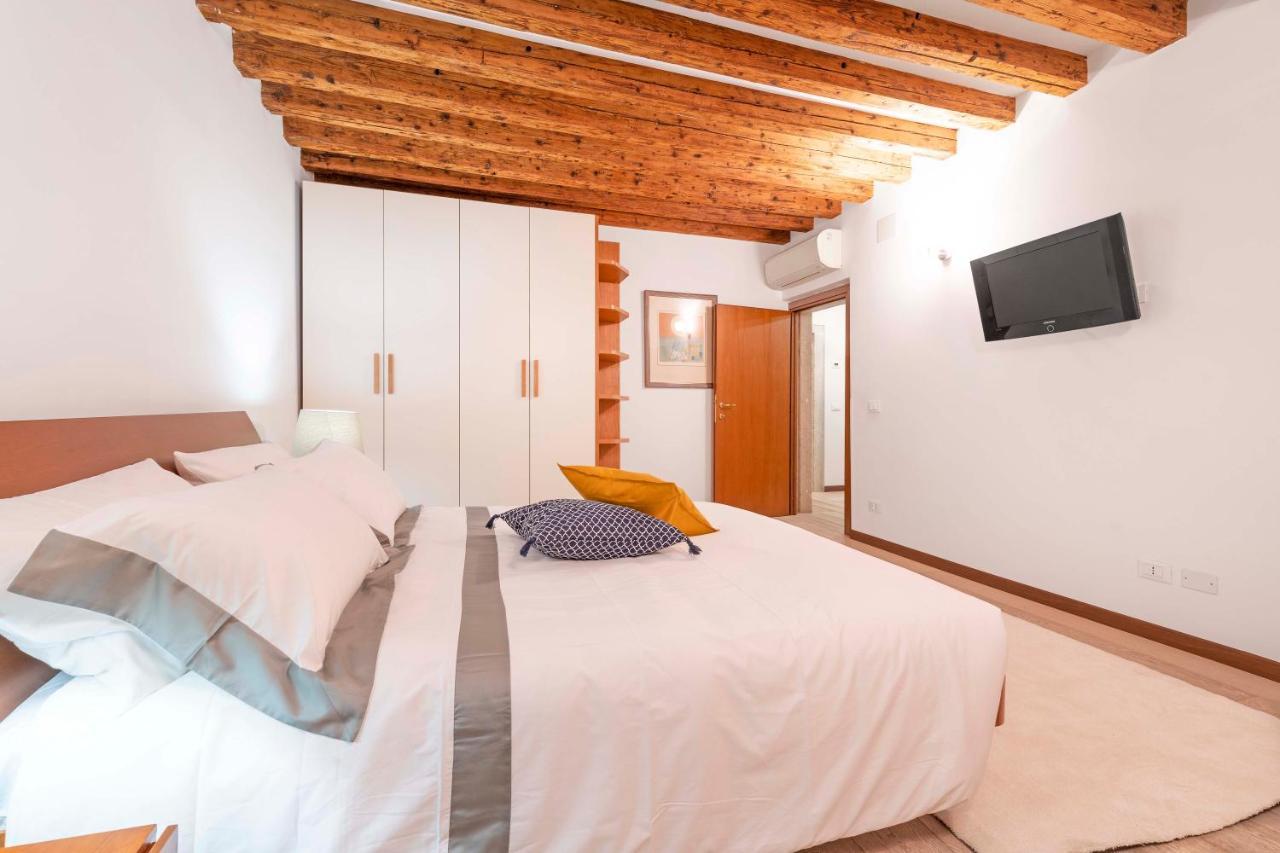 Central Apt Apartament Wenecja